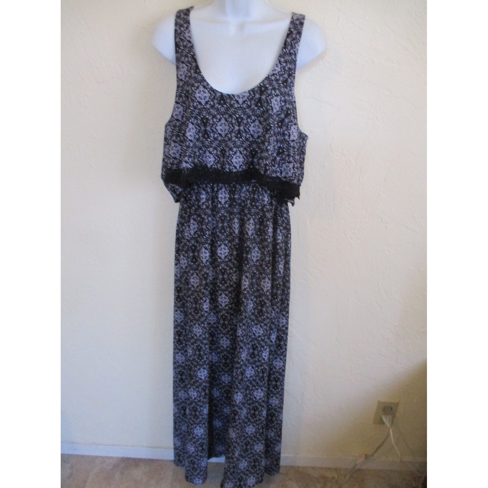Vintage R2D Dress Size Medium Floral Print Lace Trimmed